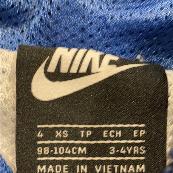 NEW Nike Youth Windbreaker - Picture 3 of 8